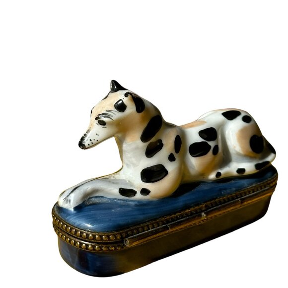 Rare Perfection Limoges  “Reclining Dog” Trinket Box - Picture 4 of 9